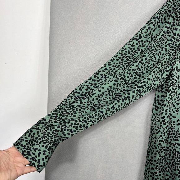 Equipment Slim Signature Button Up Shirt Top Size Large Green Animal Print - Picture 3 of 11